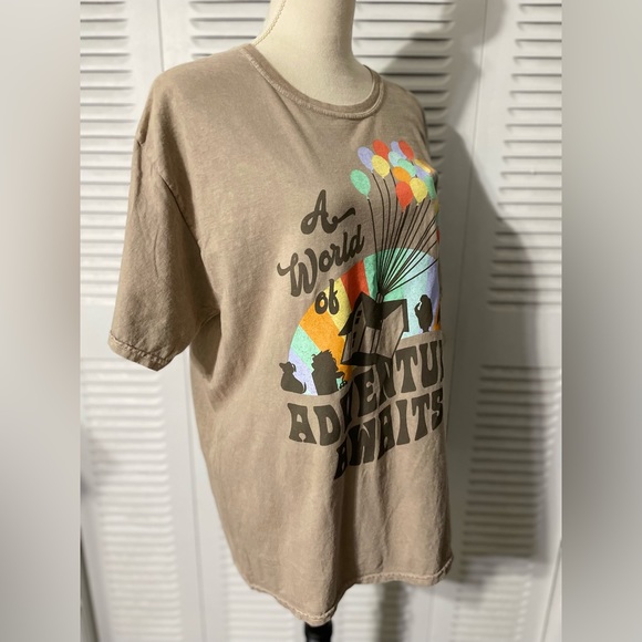 PIXAR DISNEY WOMEN'S SHORT SLEEVED T-SHIRT, TAN.  GRAPHIC.  SIZE L - Picture 4 of 16